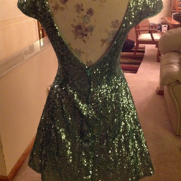 Women dress by Arden B green size 6 - Picture 4 of 7